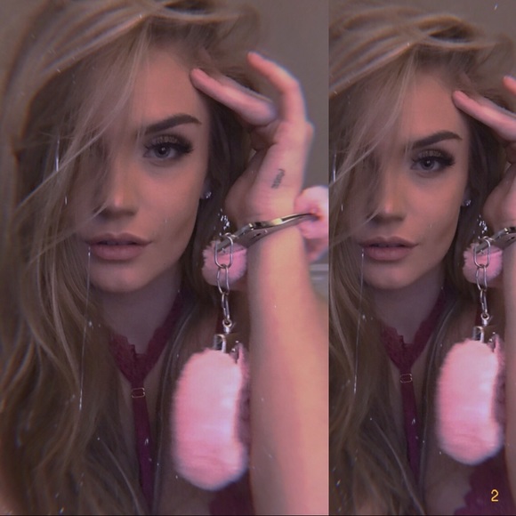 Meet your posher!! - Picture 3 of 7